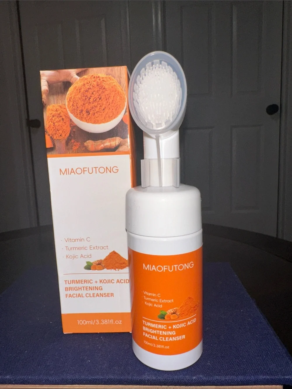 MIAOFUTONG Turmeric + Kojic Acid Brightening Facial Cleanser - White & Orange